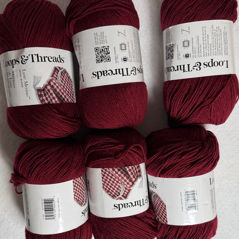 6 Skeins Merino Wool Blend 55%superwash merino 45% acrylic Loops and Threads